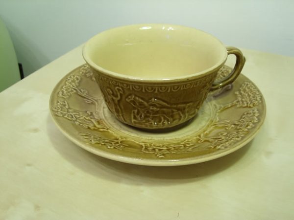 TG Green Huntsville Cup and Saucer, both pieces are perfect, the saucer is 15.5 cm in diameter and the cup measures 5 cm tall and 9.5 cm in diameter